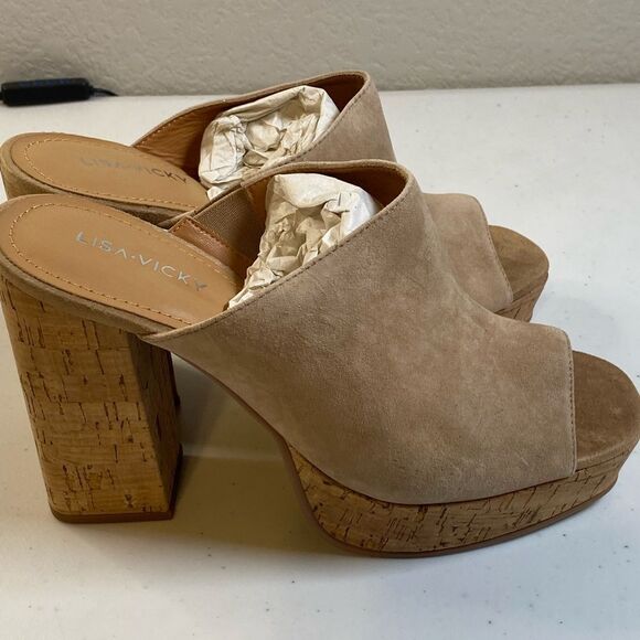 NIB Lisa Vicky Women's Joy V Camel Tan Kid Suede Mule Sandal Heel - Size 8 - Picture 6 of 10
